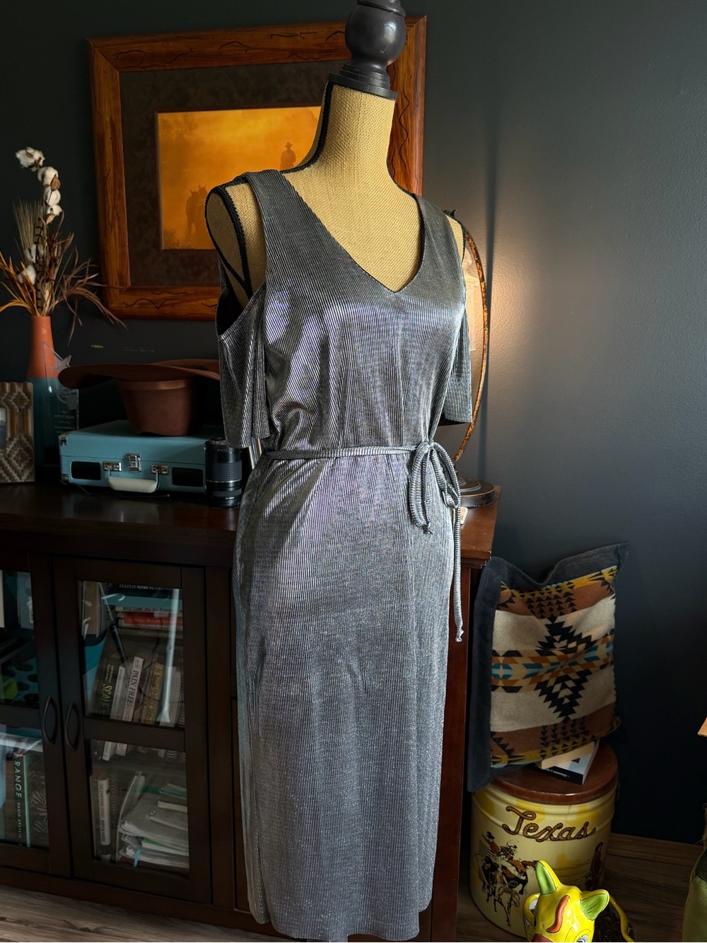 Filly Flair Silver Metallic Cold-Shoulder Midi Dress